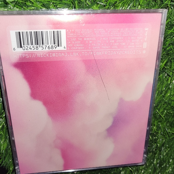 NICKI MINAJ SIGNED PINK FRIDAY 2 SIGNED CD x1 - Picture 4 of 12